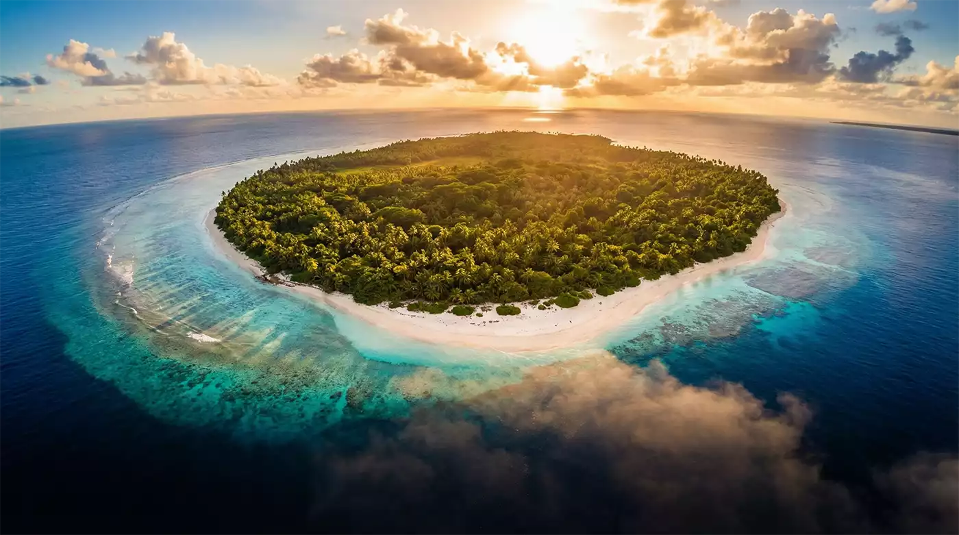 منظر جوي لجمهورية ناورو، جزيرة استوائية في المحيط الهادئ