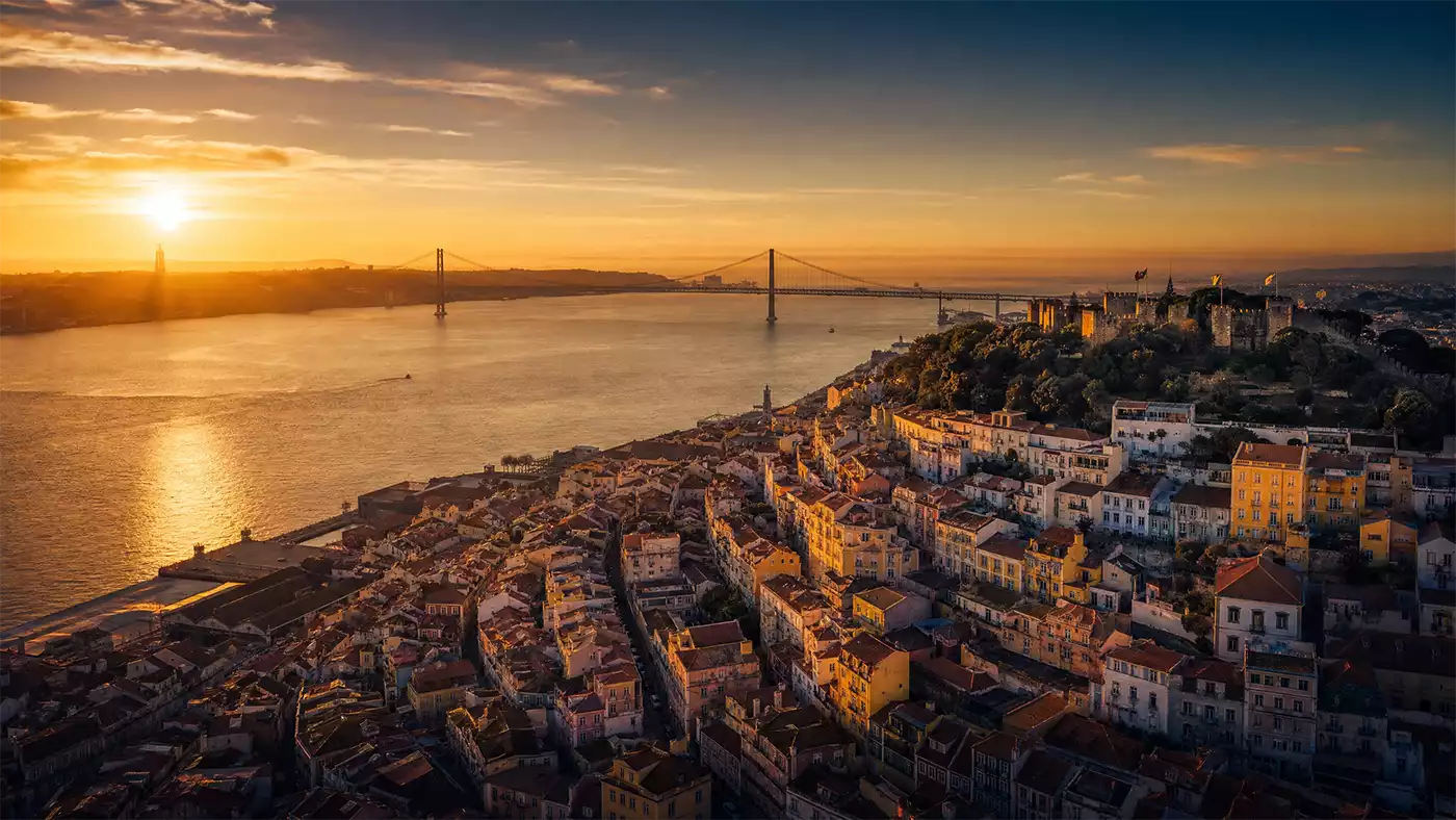 Aerial view of Lisbon and the Tagus River: Portugal Golden Visa ARI residency by investment 2026